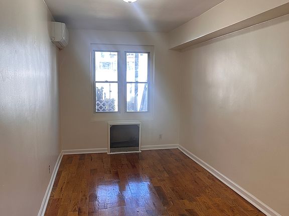 3rd image of 1405 Needham Ave #1