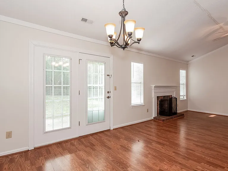 3407 Mayhurst Dr — Photo 3