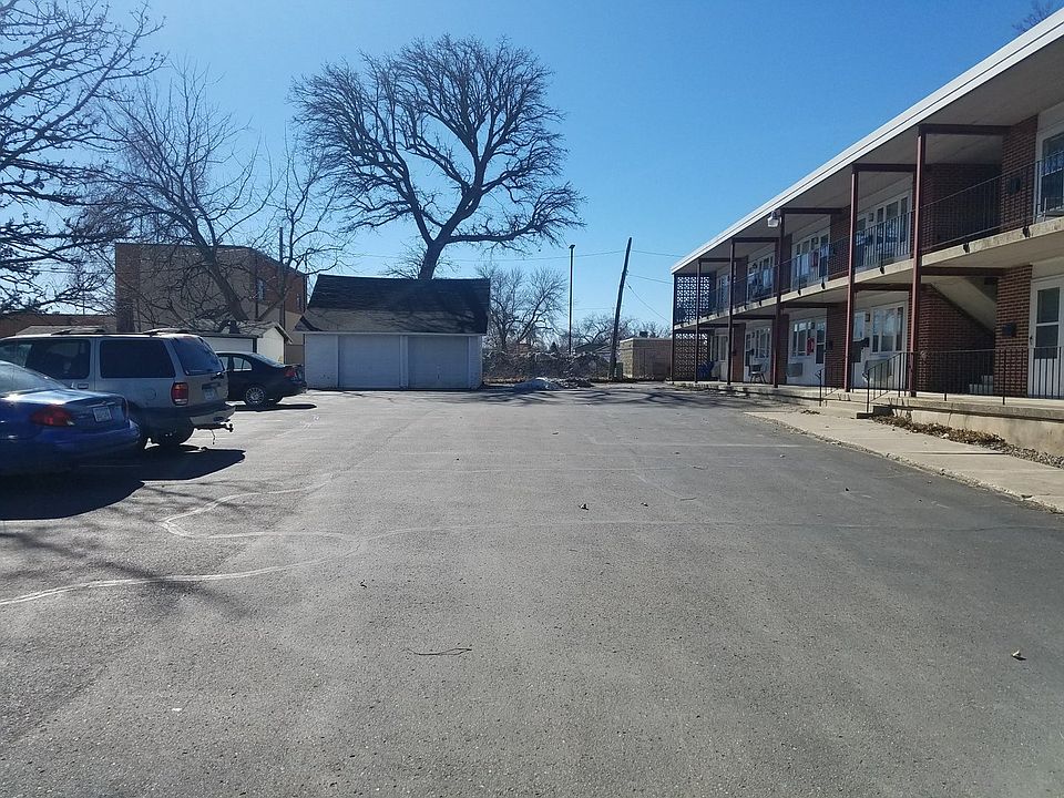 1st image of 305 1st Ave NW #2A