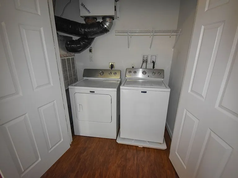 48 W Main St — Photo 10