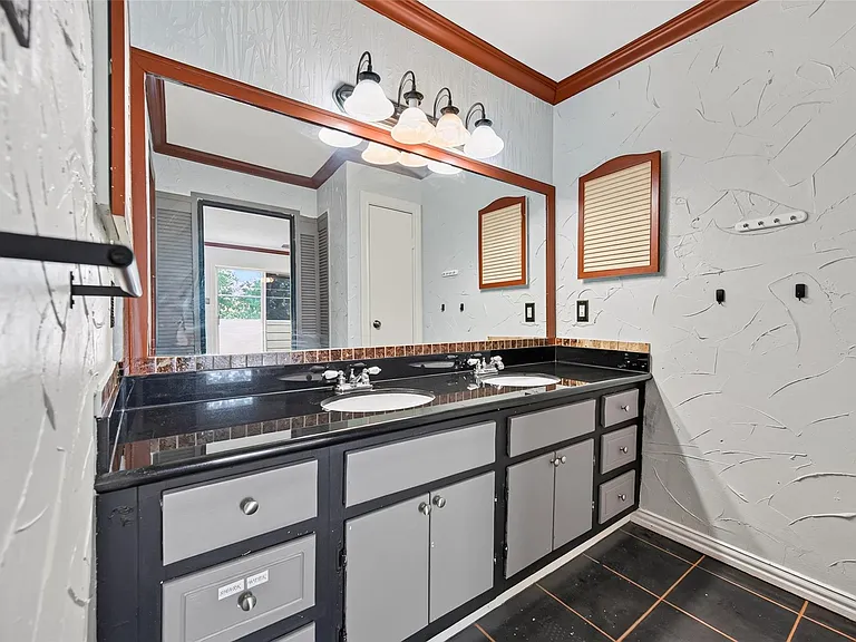 14515 Wunderlich Dr #403 — Photo 37