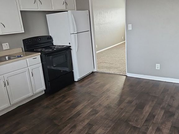 3rd image of 1008 Forest Ct APT 17