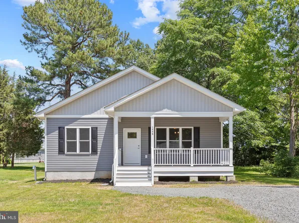 1448 Holly Vis, Colonial Beach, VA 22443