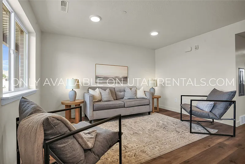 2 bed, 1.0 bath, 970 sqft, $1,250 — Photo 4