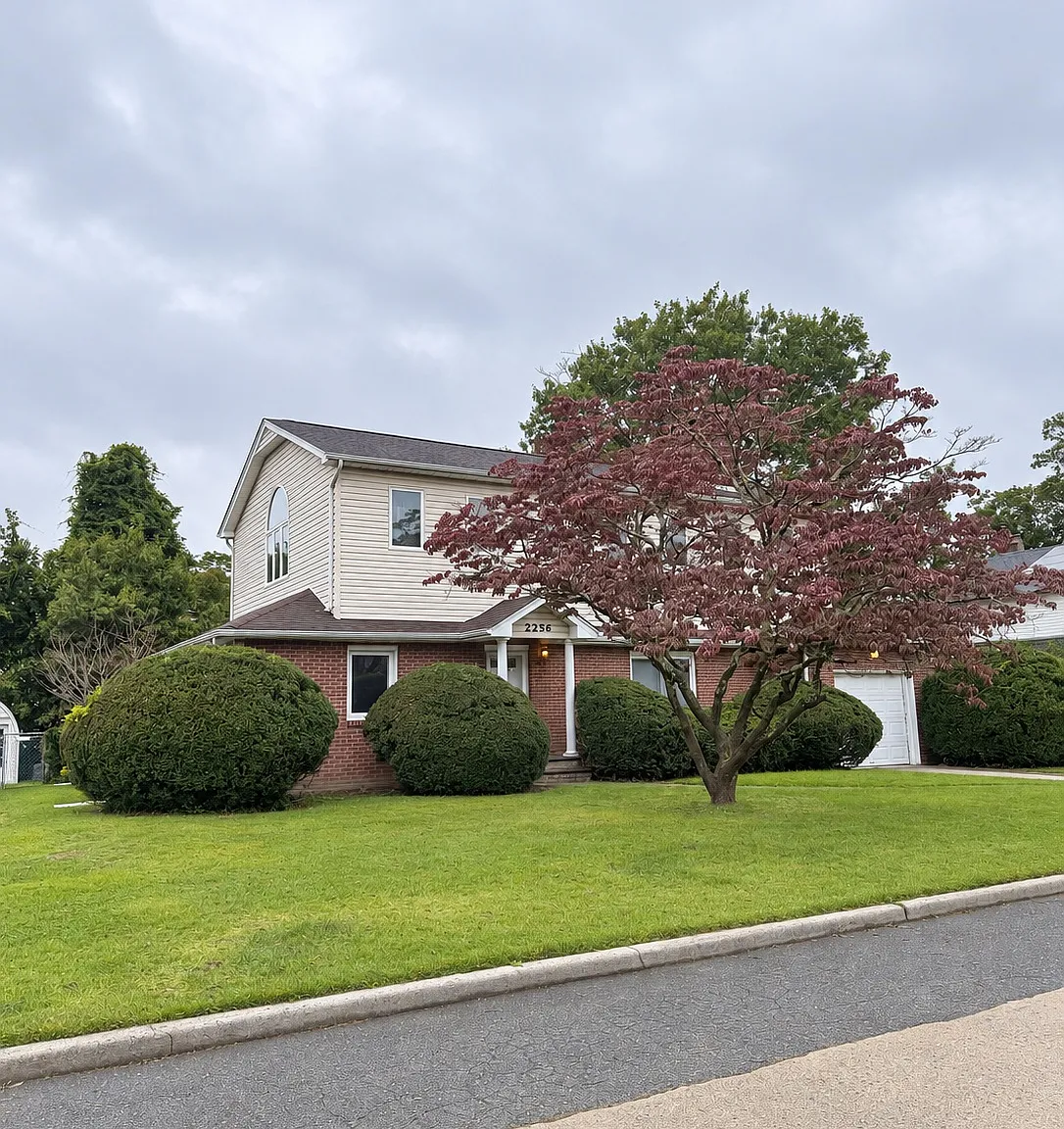 4 bed, 2.5 bath, $3,200 — Photo 2