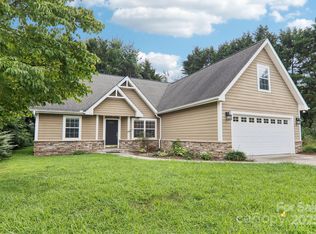 10 Grove End Rd, Fletcher, NC 28732