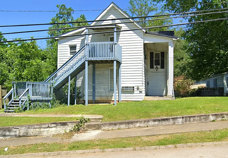 702 W Columbia St #2 — Photo 4