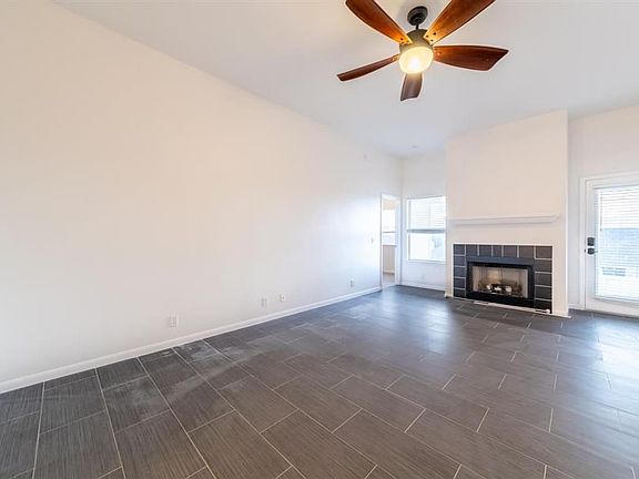 4th image of 215 Estate Dr