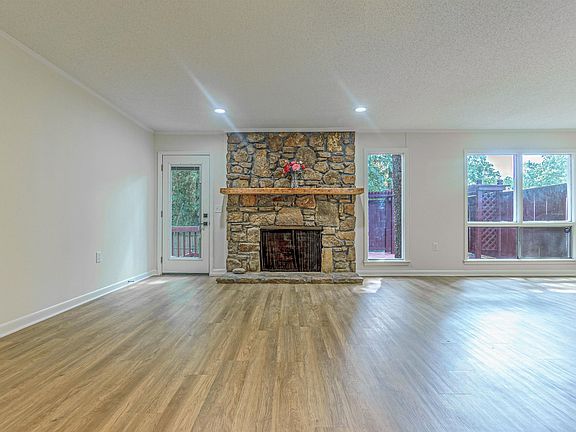 5th image of 8267 Chippingham Dr