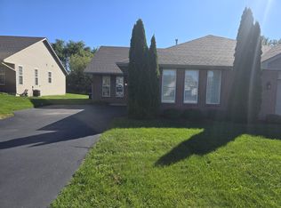 6447 Harvest Ln, Machesney Park, IL 61115