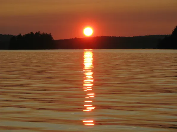 2 Point Breeze Rd, Wolfeboro, NH 03894