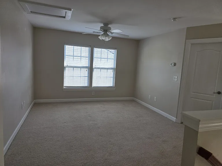 633 Menlo Park Ln — Photo 13
