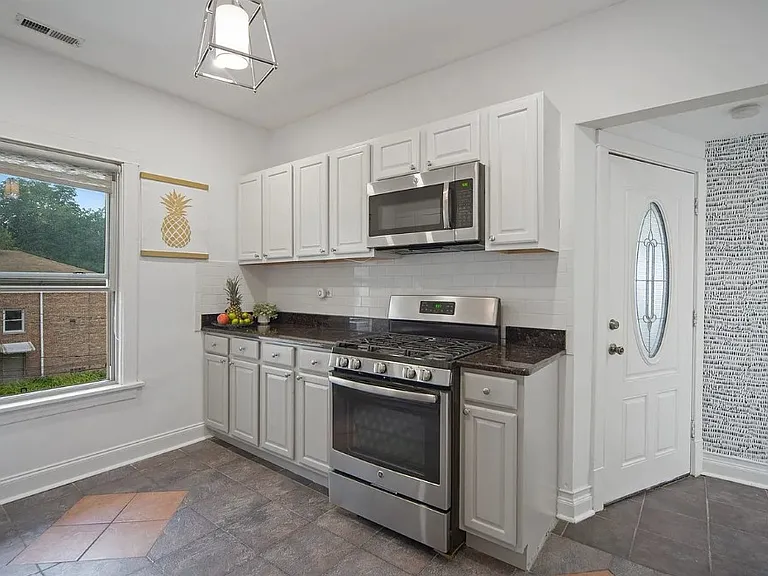 256 Washington Blvd #2 — Photo 14