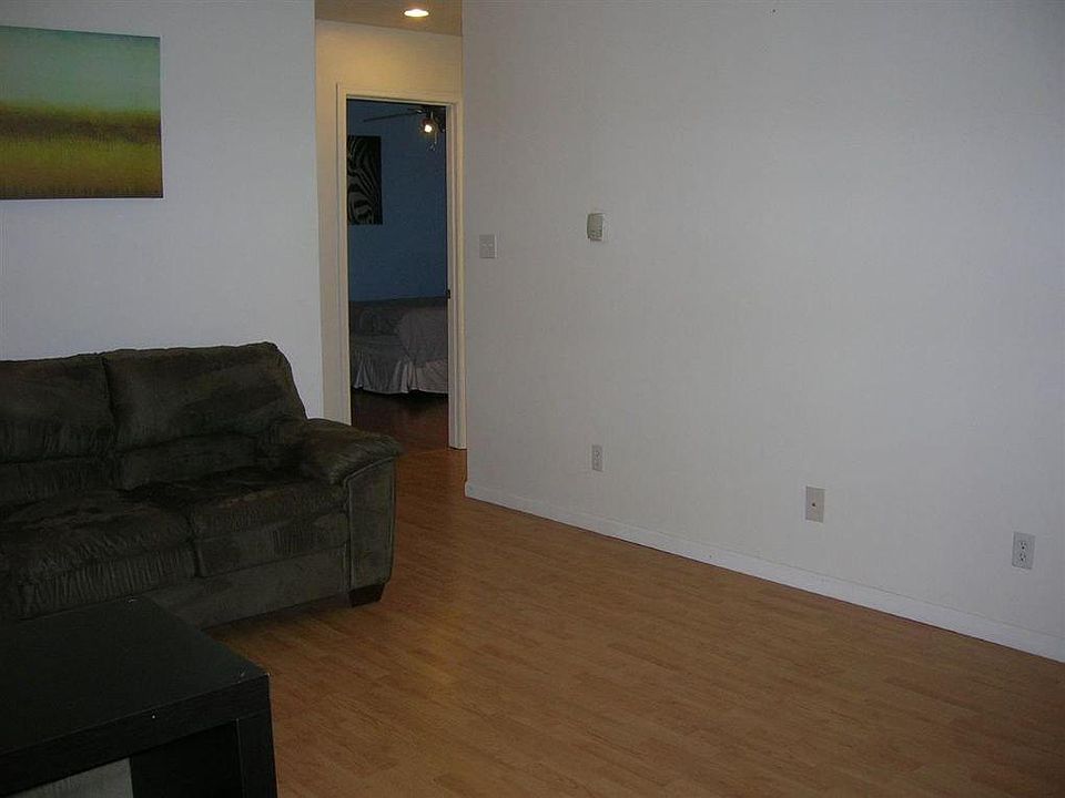 1st image of 304 S Wilmington Ct