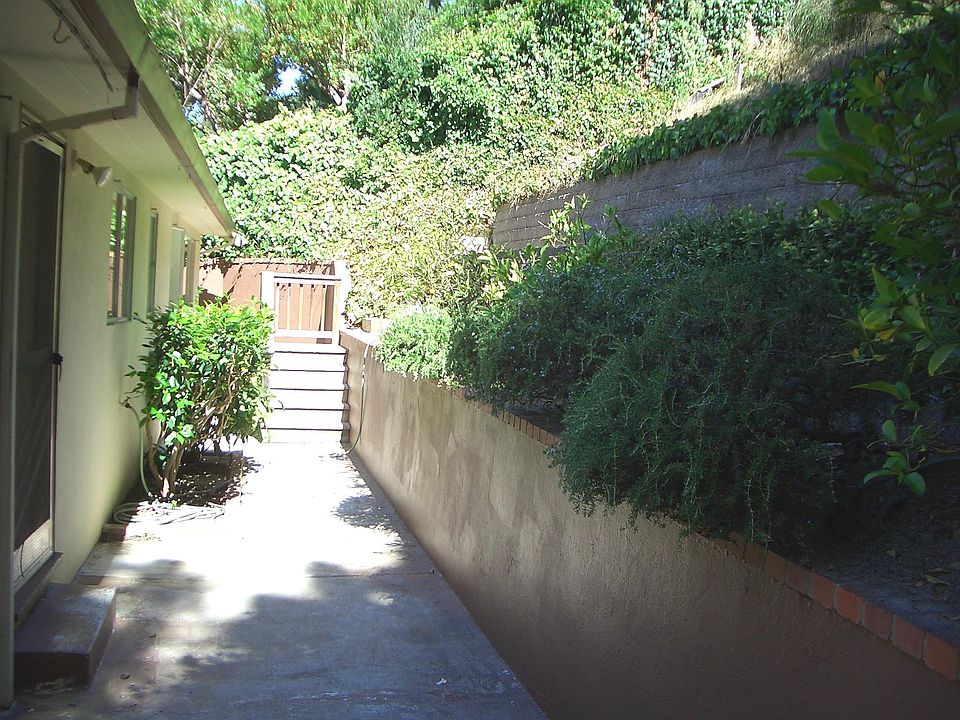 2nd image of 844 Blair Ave