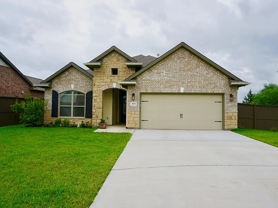 4202 Angel Landing Ct