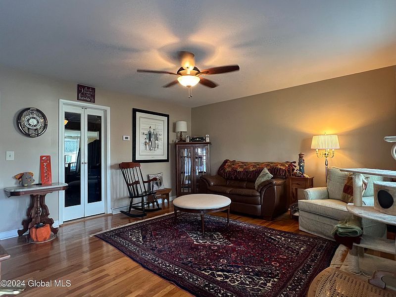 3rd image of 2731 Edgewood Avenue