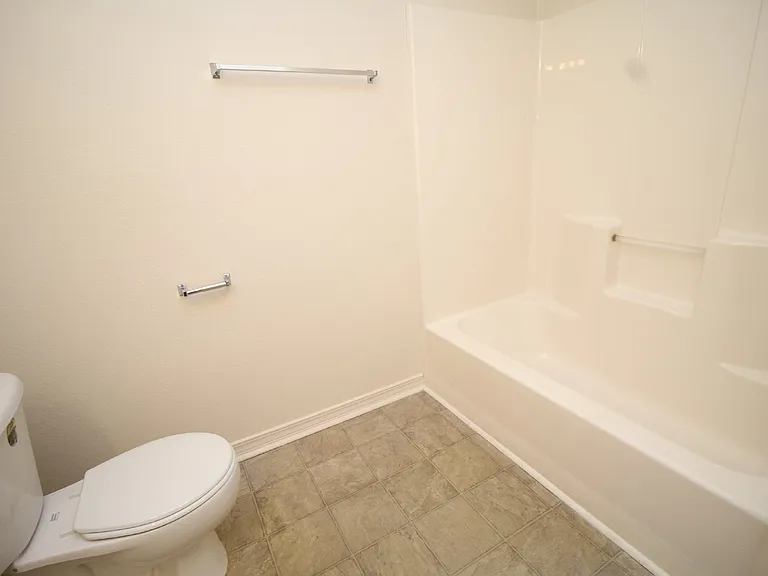 4121 Woodfin Cir — Photo 10