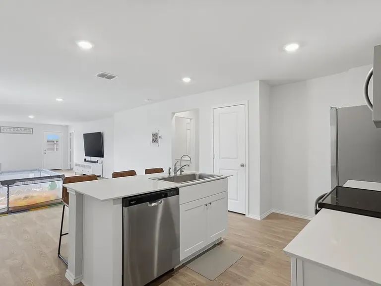 303 Wild Goose Dr — Photo 7