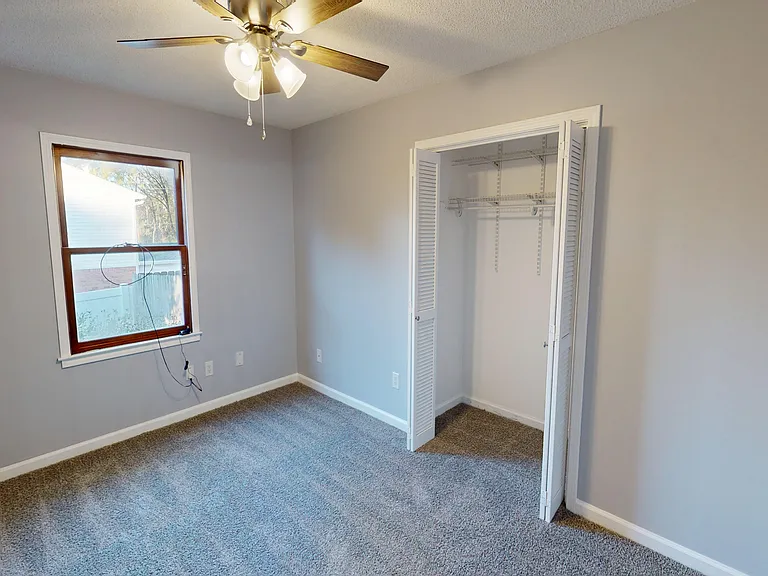 112 Oakland Dr — Photo 12