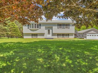 567 York Rd, Hermon, ME 04401
