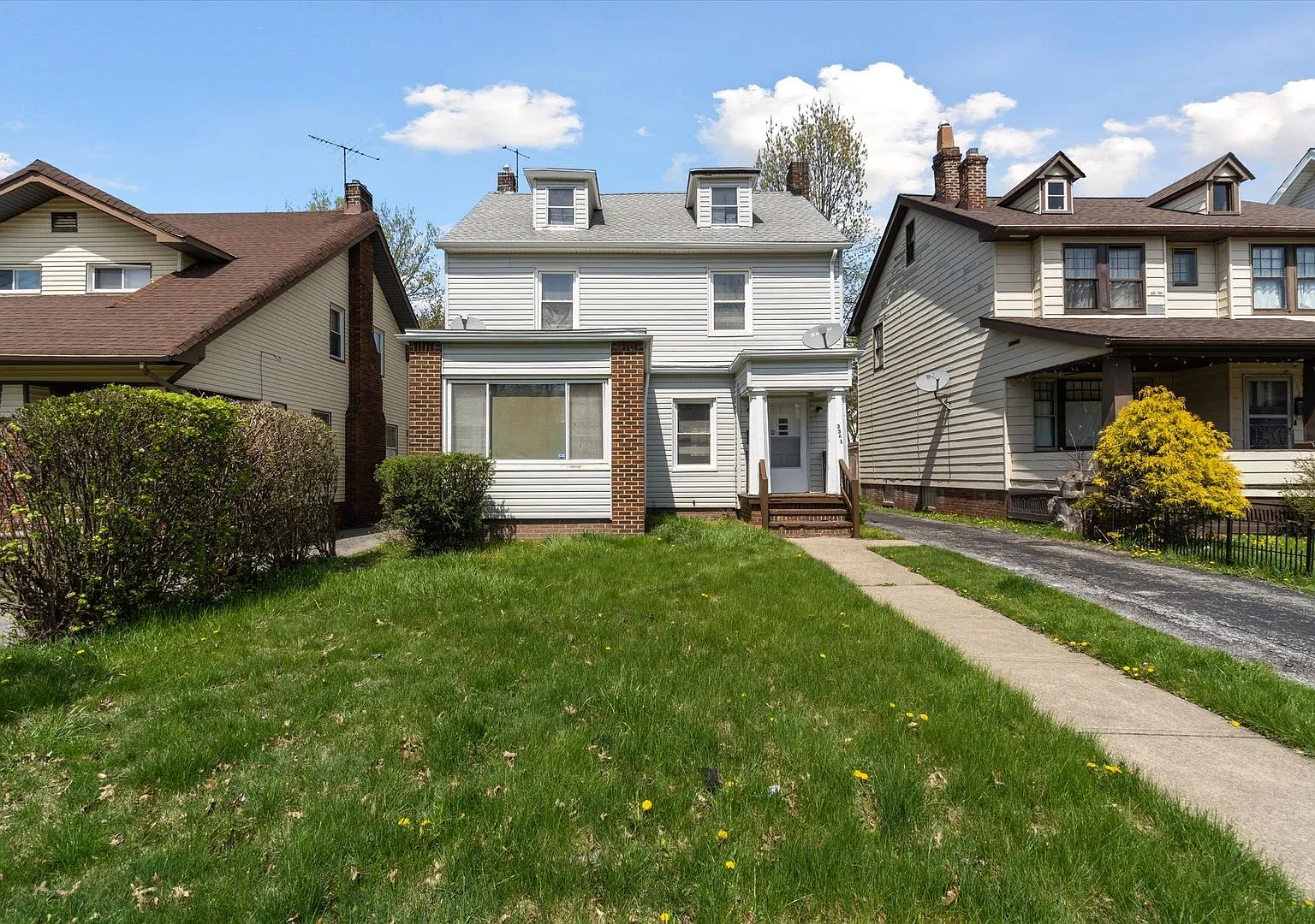 3361 Beechwood Ave — Photo 1
