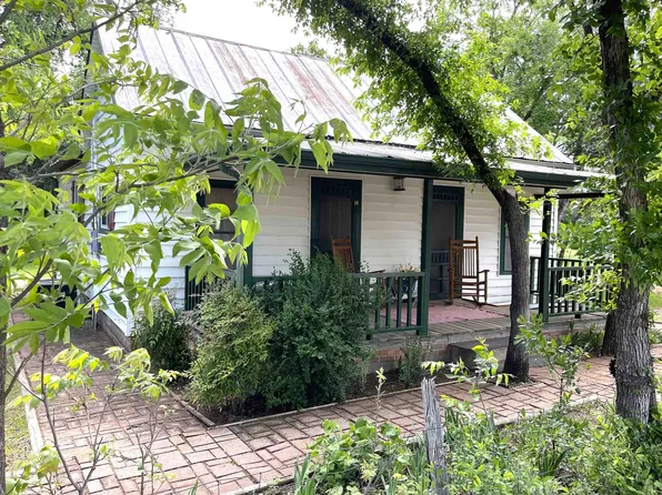 1008 Elm, Llano, TX 78643-0000