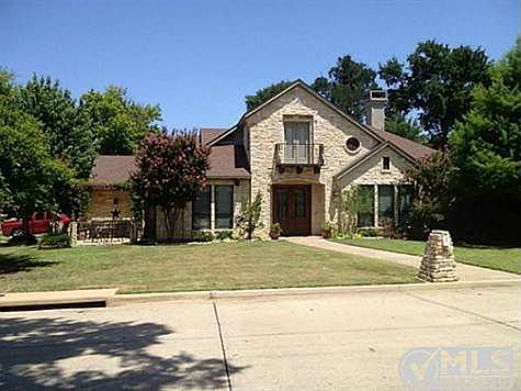 1st image of 1049 Westbury Ln