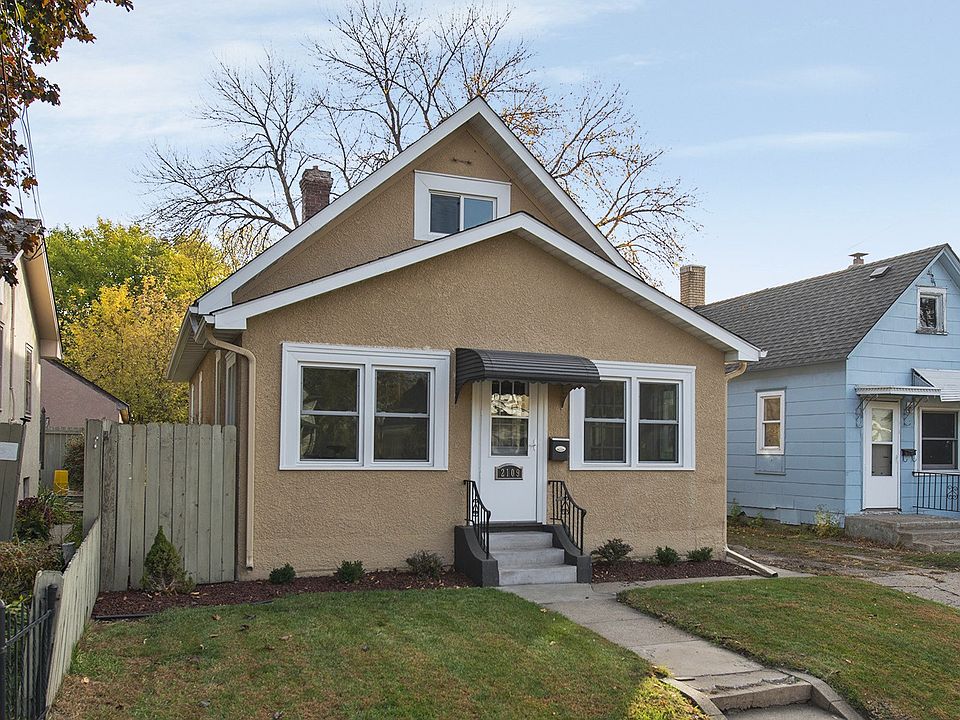 1st image of 2109 4th St NE