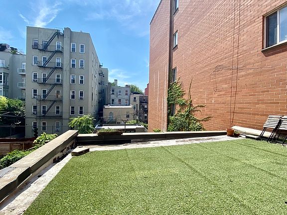 5th image of 122 S 2nd St APT 2