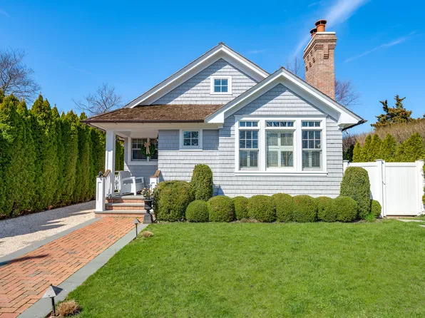 https://photos.zillowstatic.com/fp/c37fd1927067cf7840f7cb6fa92235e0-p_e.webp