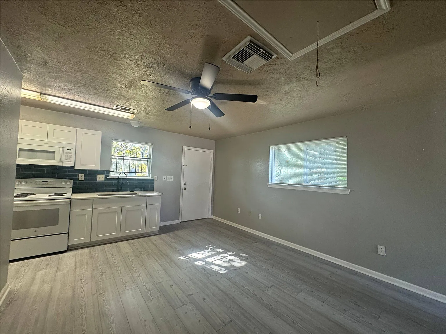 1 bed, 1.0 bath, 640 sqft, $795 — Photo 3
