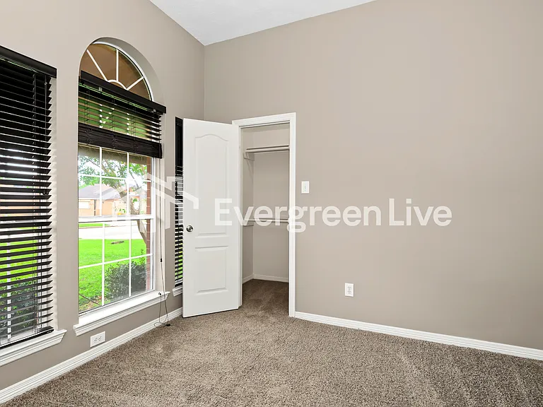 2747 Spring Dusk Dr — Photo 10