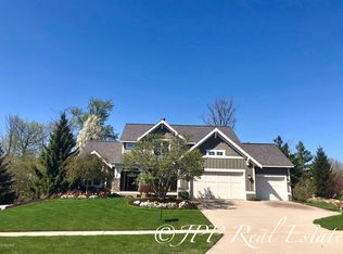 3063 Hunters Dr, Jenison, MI 49428