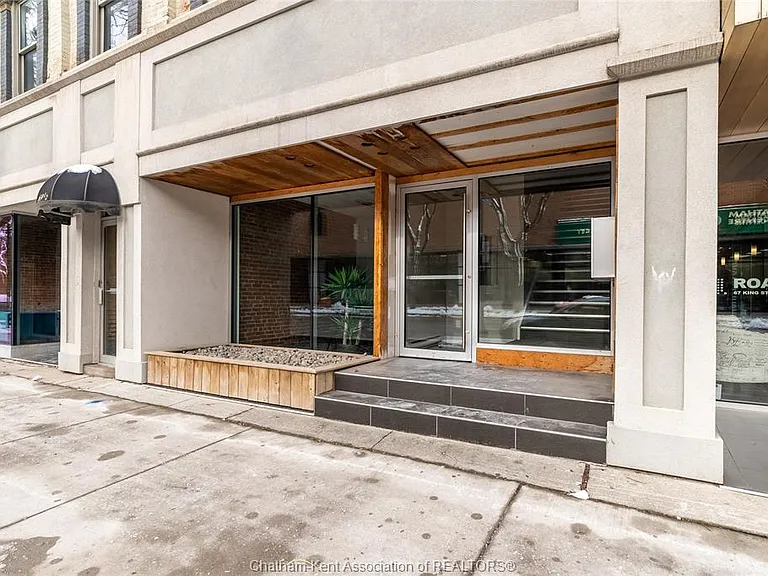 69 King St W #202 — Photo 2