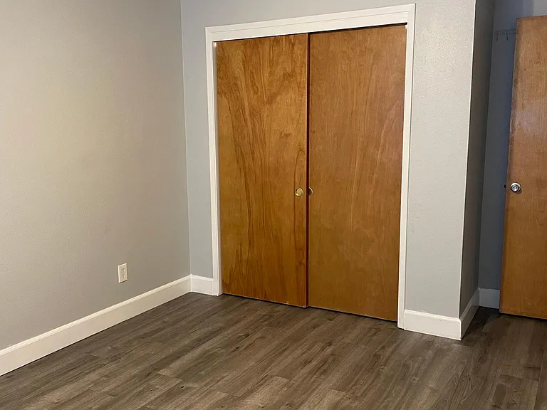 5568 W Calimyrna Ave — Photo 5