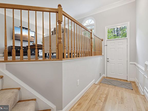 4th image of 1081 Grand Oak Way