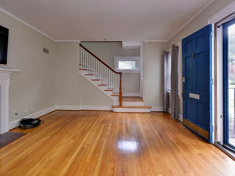 9 Westover Rd — Photo 6
