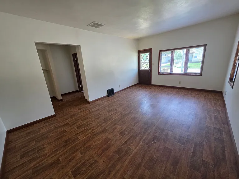 616 N State St — Photo 5