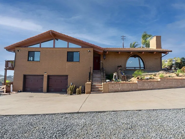 Palos Verdes Dr — Photo 1