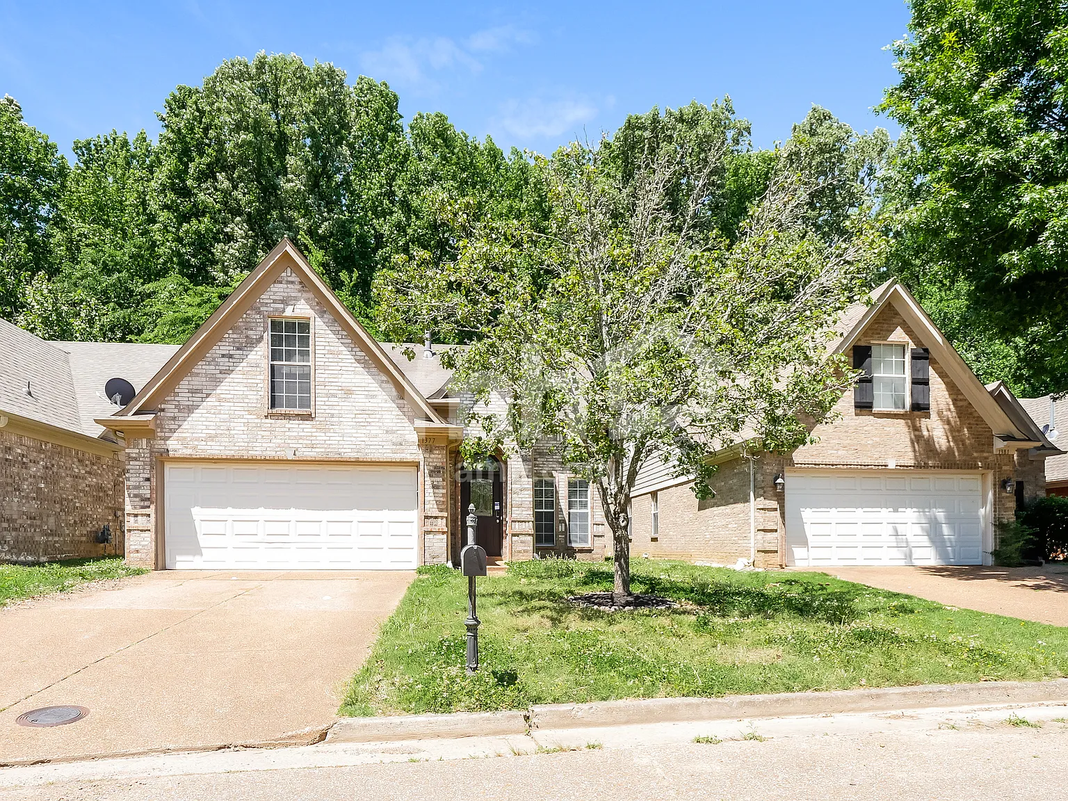 3 bed, 2.5 bath, 1805 sqft, $1,770 — Photo 1
