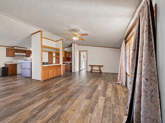 4th image of 324 Lawless Ln