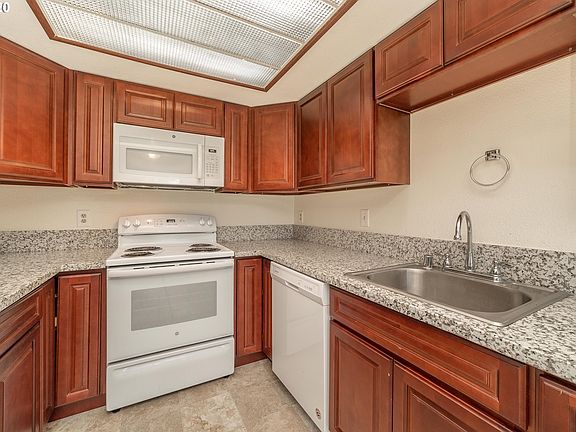 4th image of 6908 NE 43rd St APT A