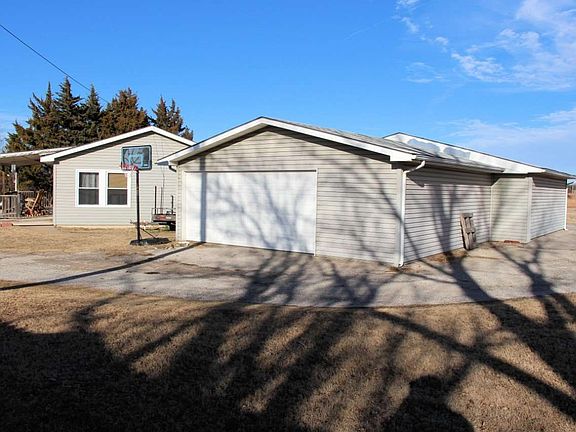 4th image of 18 Lake Park Dr