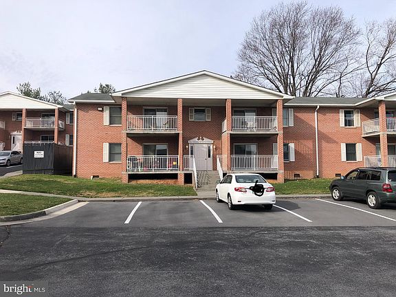 2nd image of 5281 Berkshire Ct #10