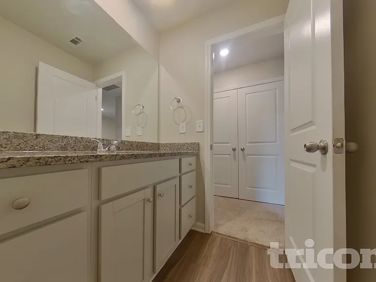 561 Fairview Oak Pl — Photo 13