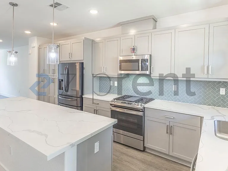 323 Alviso Ter — Photo 11