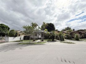 1350 SW 13th St, Miami, FL