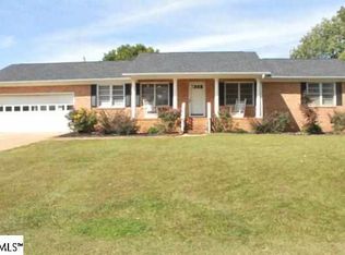 12 Queensbury Dr, Greenville, SC 29617