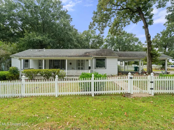 1229 Wheelock St, McComb, MS 39648